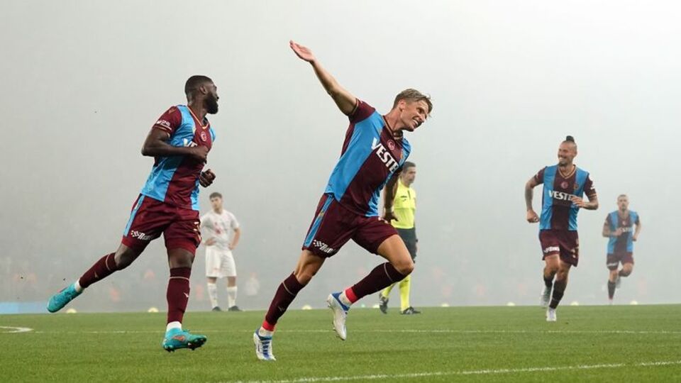 Trabzonspor, Fenerbahçe'yi yakaladı