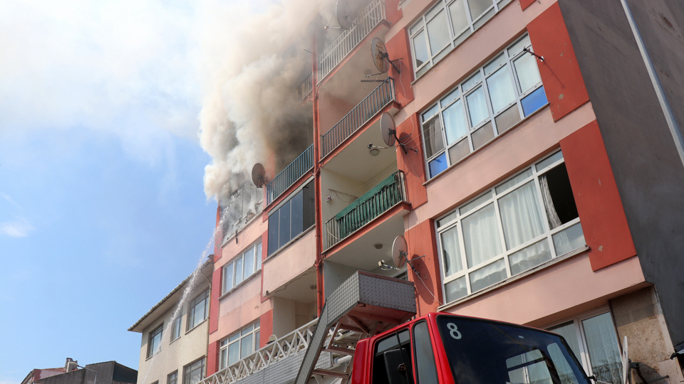Edirne'de çıkan yangında felaketin eşiğinden dönüldü!