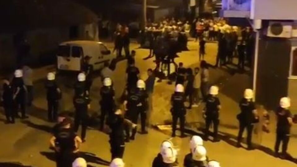 Bursa'da gergin gece: 4'ü emniyet mensubu 6 kişi yaralandı