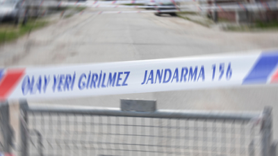 Yürekleri yakan kaza! Geri manevra yaparken kızını ezdi