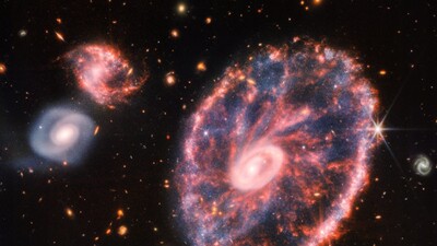 NASA, The Cartwheel Galaksisi'ni görüntüledi