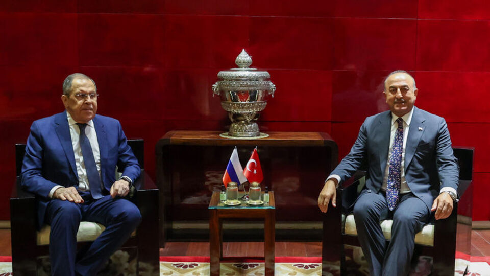 Bakan Çavuşoğlu Lavrov ile görüştü