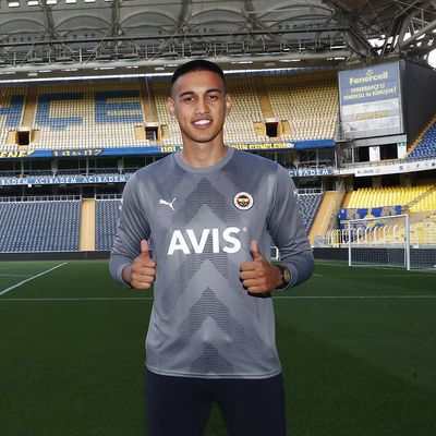 Resmi: Fenerbahçe kalecisini bildirdi