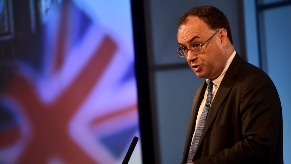 İngiltere'den tarihi faiz artışı