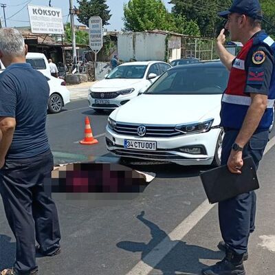 Biri çarptı, diğeri sürükledi! Feci kaza!