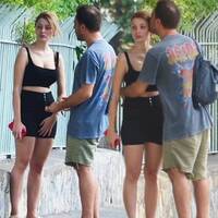 Önce kızdı sonra öpücüklere boğdu