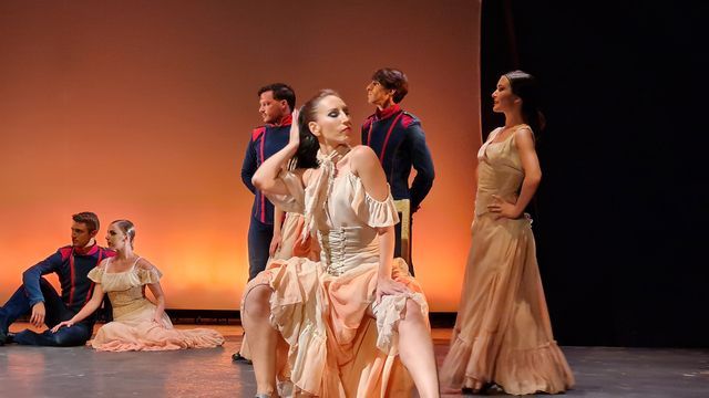 Açılışı 'Carmen' ile yapıldı