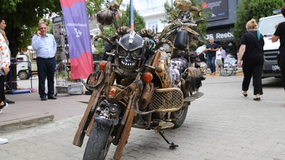 Mad Max filminden esinlendi, hurda malzemelerden yaptı