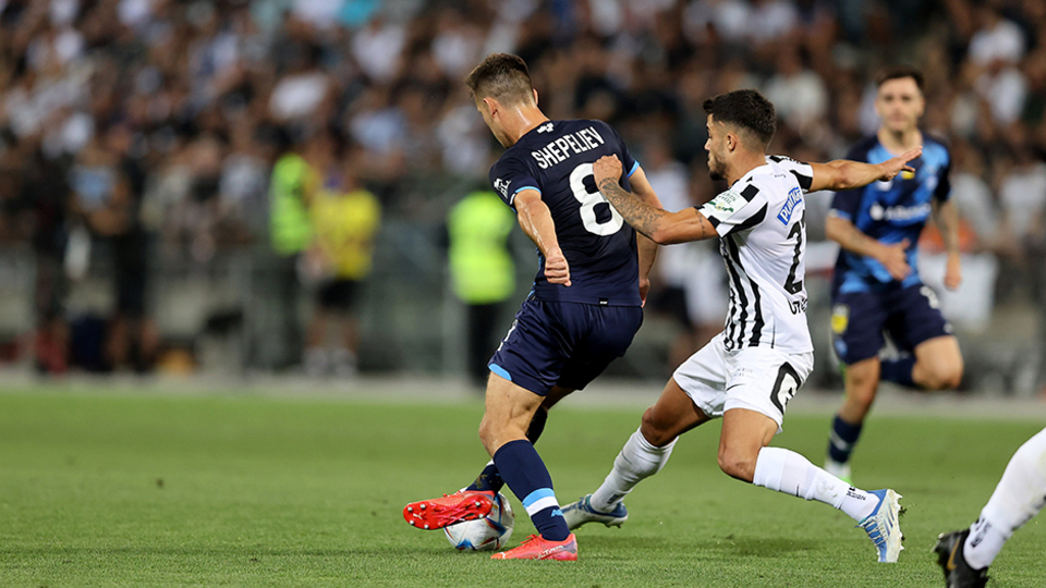 Kiev uzatmada turladı