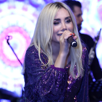 Memleketinde sahne aldı