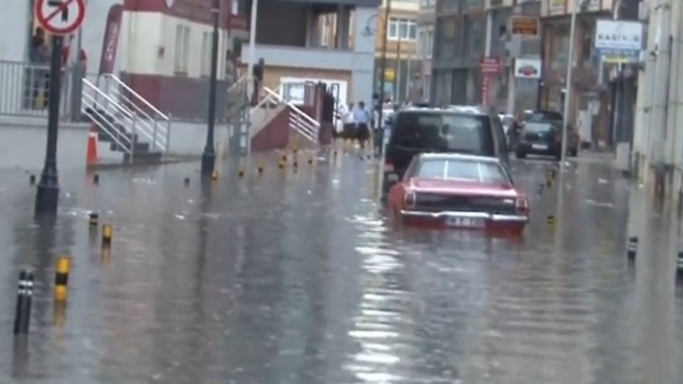 İstanbul'da yağış etkili olmaya başladı!