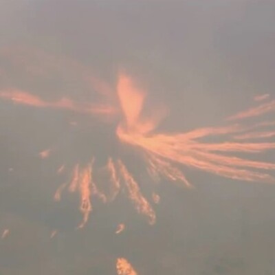 ABD'de alev hortumunun oluşma anı böyle görüntülendi