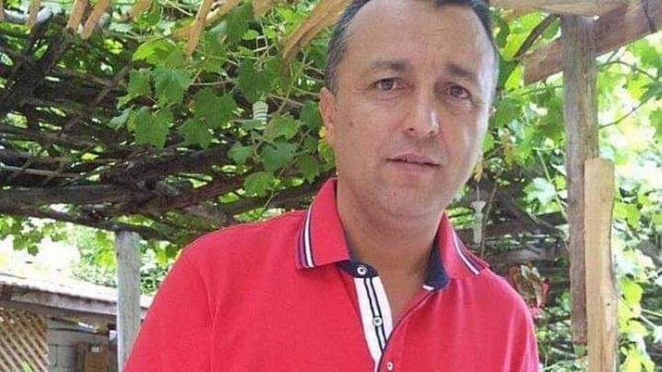 Oğlu denize düştü! Kurtarmak için canını verdi!