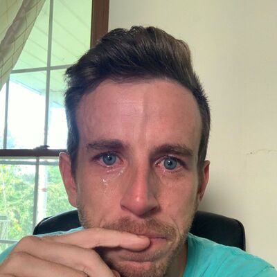 Ağlayan CEO tepki çekti