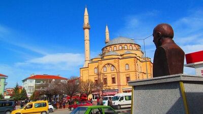 Neşet Ertaş heykeline saldırı!