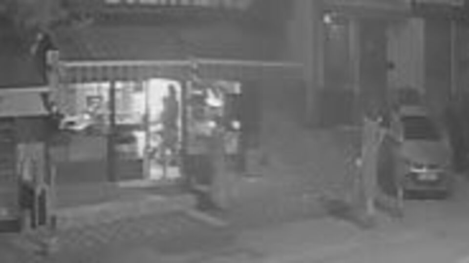 Cinsel saldırıya uğradı! Esnafa sığındı!