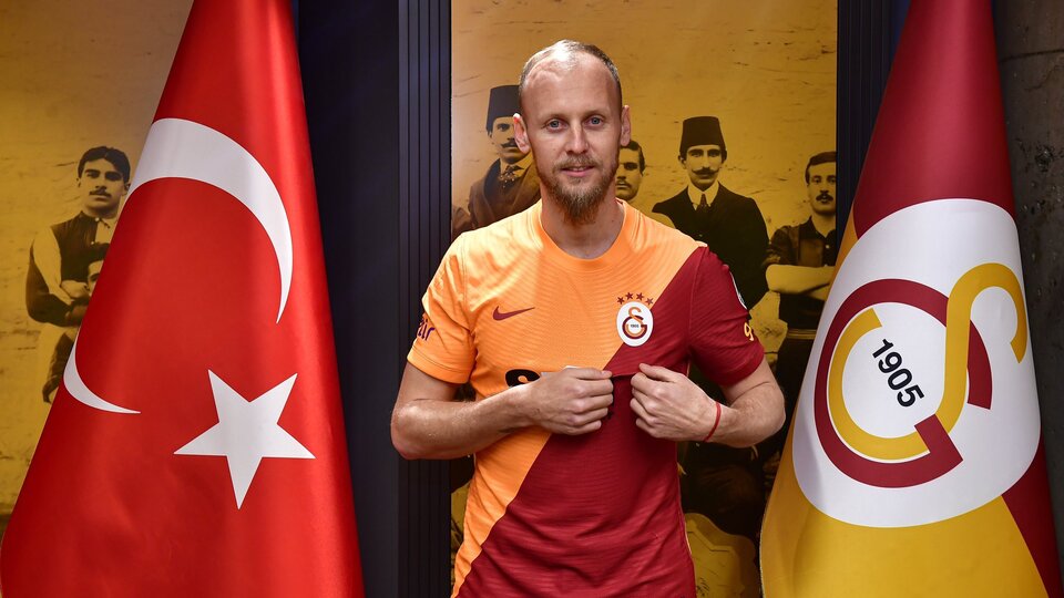 Semih Kaya futbolu bıraktı