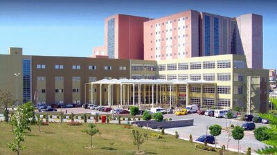 Maske ikazında bulunan hemşireyi feci şekilde darbetti!