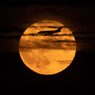 Yılın son 'Süper ay' akşamı İstanbul'da görüntülendi