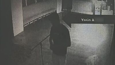 Önce öptü, sonra çaldı!