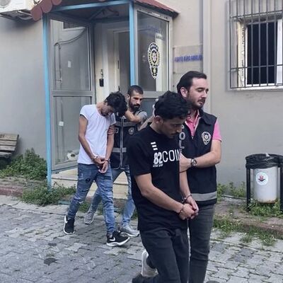 Otomobile çarpan hırsızın boyunu kırıldı! Bıçak ve darpla öldürüldü!