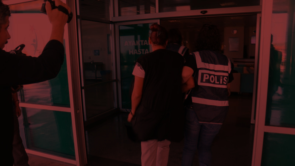 Bebeğini boğmuş! 4 kişi tutuklandı