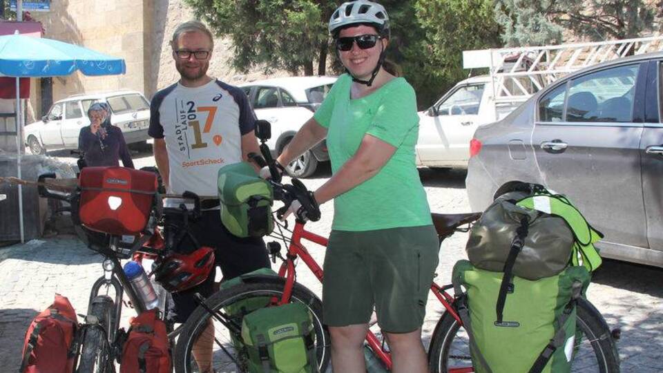 Dünya turuna çıkan iki Alman bisikletli, Beypazarı'na ulaştı