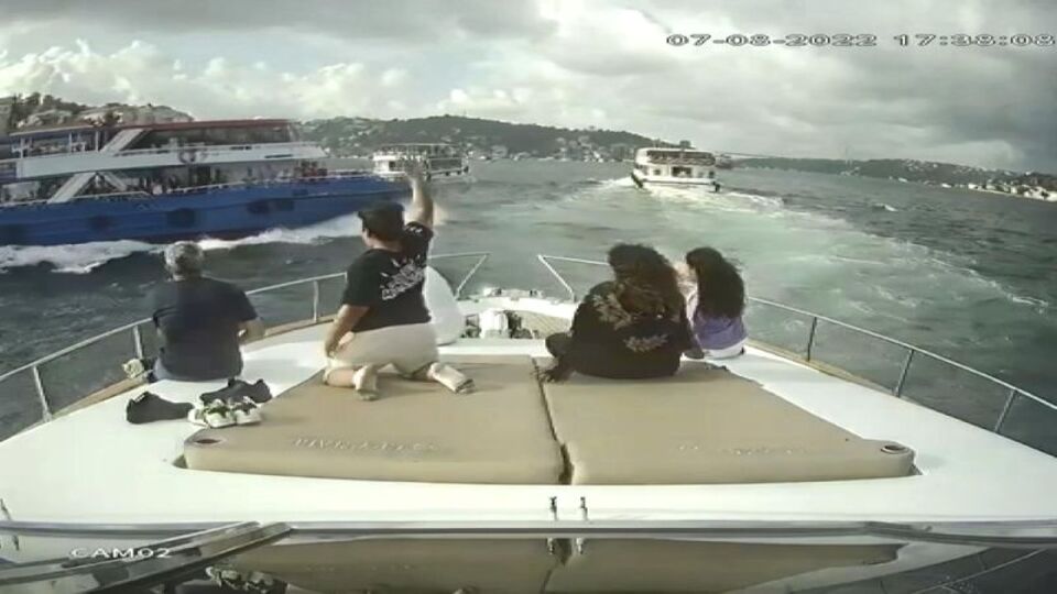 İstanbul Boğazı'nda tehlikeli anlar!