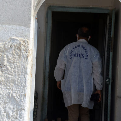 Yaşlı kadın ölü, oğlu yaralı bulundu!