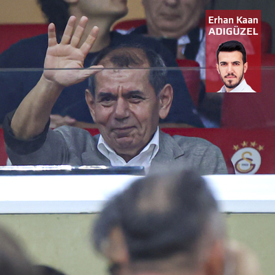 Soyunma odasına indi!