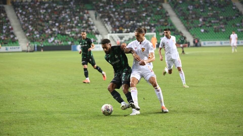 Göztepe, Sakarya'da kazandı