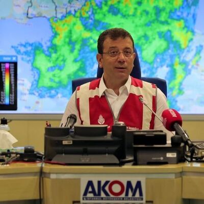 İmamoğlu AKOM'da konuştu: "Metrekareye 50-100 kg yağış düştü!"