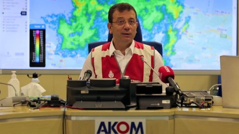 İmamoğlu AKOM'da konuştu: "Metrekareye 50-100 kg yağış düştü!"