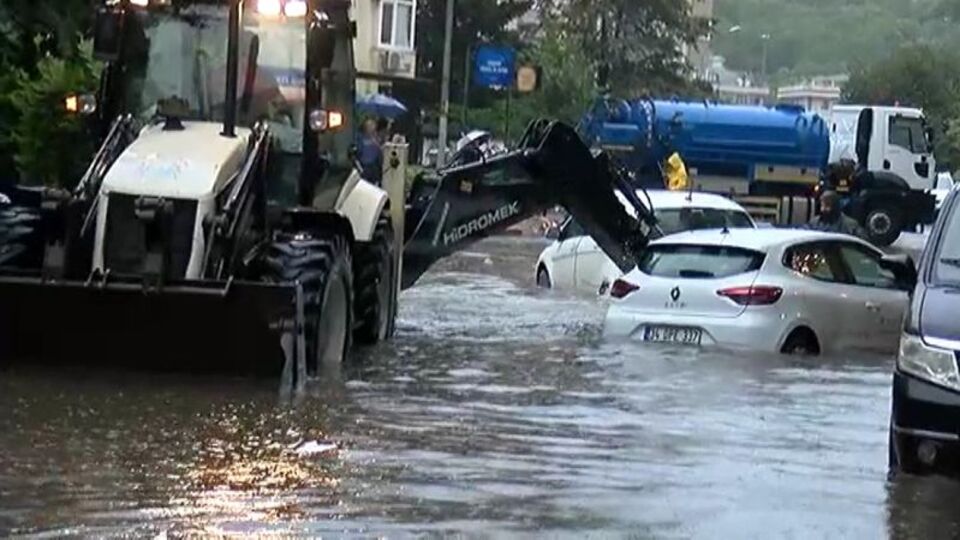 İstanbul'da sağanak etkili oldu