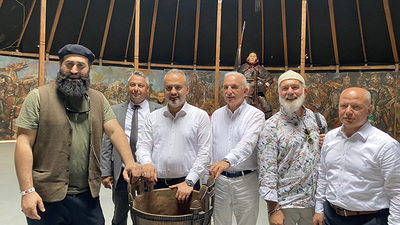 Türk dünyasının sanatçıları Macaristan'da buluştu