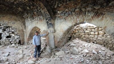 İçi köstebek yuvasını andırıyor... 828 yıllık!