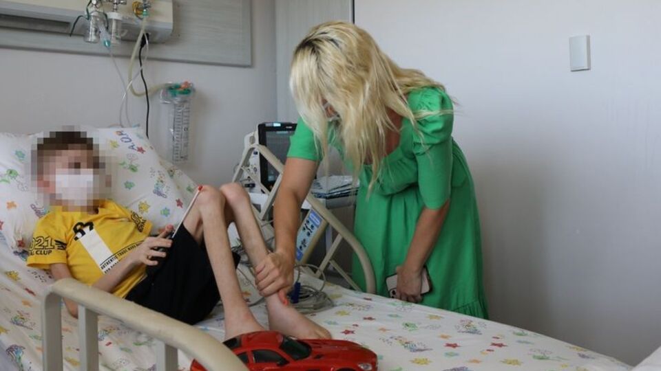 Çöp evde bulunan çocuk için 2 öğretmene inceleme!