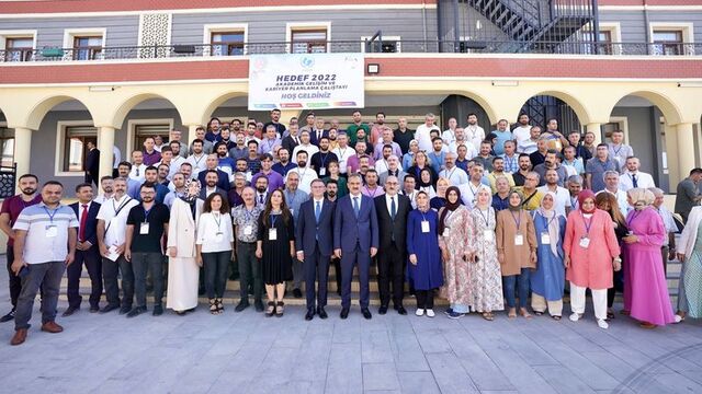 Bakan Özer'den sürpriz ziyaret