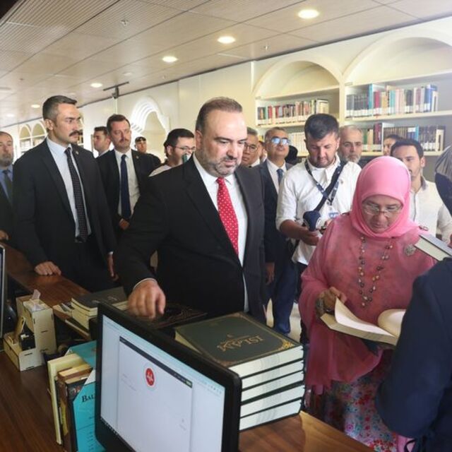 Malezya Kralı'ndan Diyanet'e ziyaret