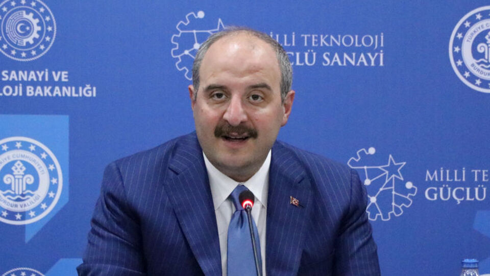Bakan Varank'tan uzaya gidecek ilk Türk açıklaması
