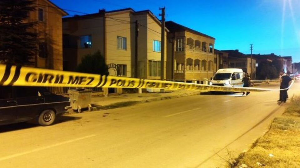 Eski eşiyle barıştı, kayınları öldürdü