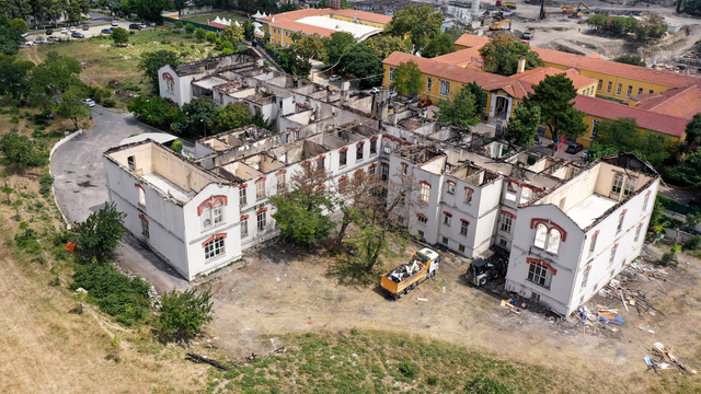 Balıklı Rum Hastanesi'ne anlamlı bağış