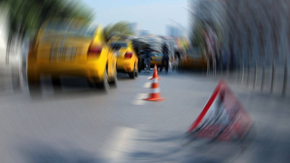 Taksiciden, turistin taksimetre uyarısına ret!