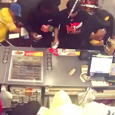 ABD'de bir marketin yağmalandığı görüntüler gündem oldu