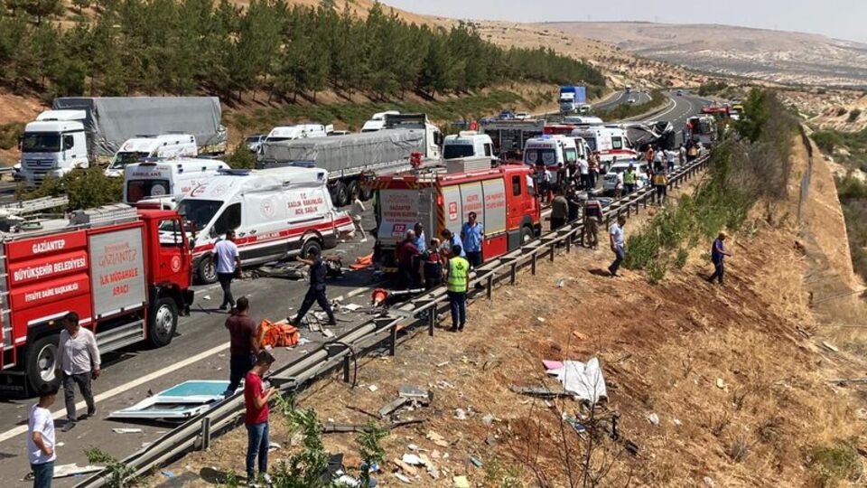Gaziantep'te katliam gibi kaza: 15 kişi can verdi