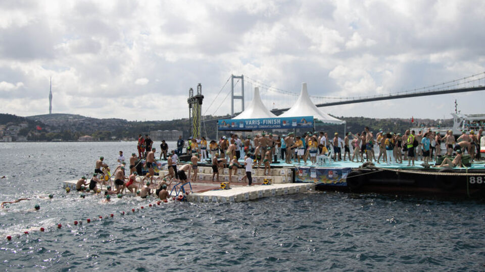 Kıtalar 34. kez kulaçlarla birleşti