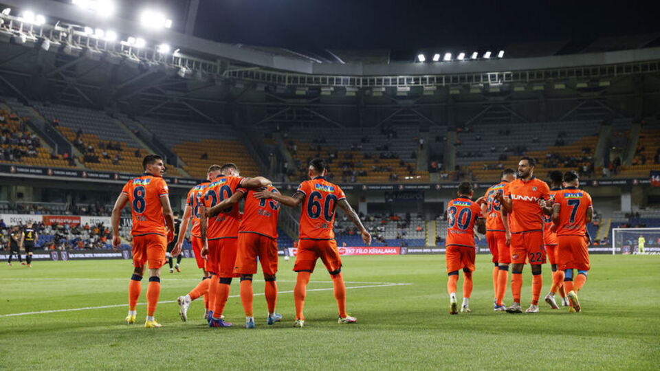 Başakşehir 2 attı 3 aldı