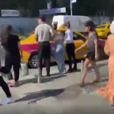 Rahatsızlanan kadını araçlarına almadılar