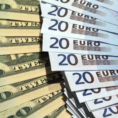 Dolar Euro'yu solladı