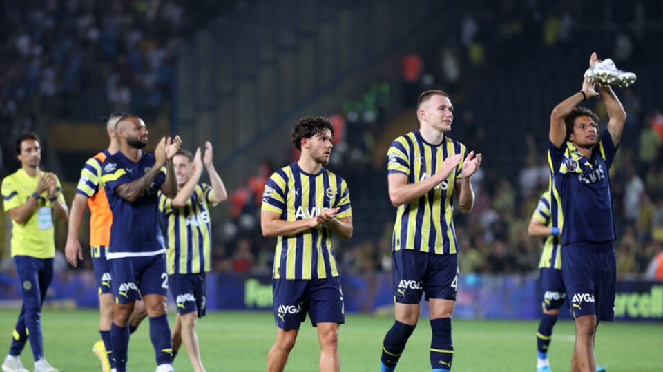 Fenerbahçe ligde 311 gün sonra lider